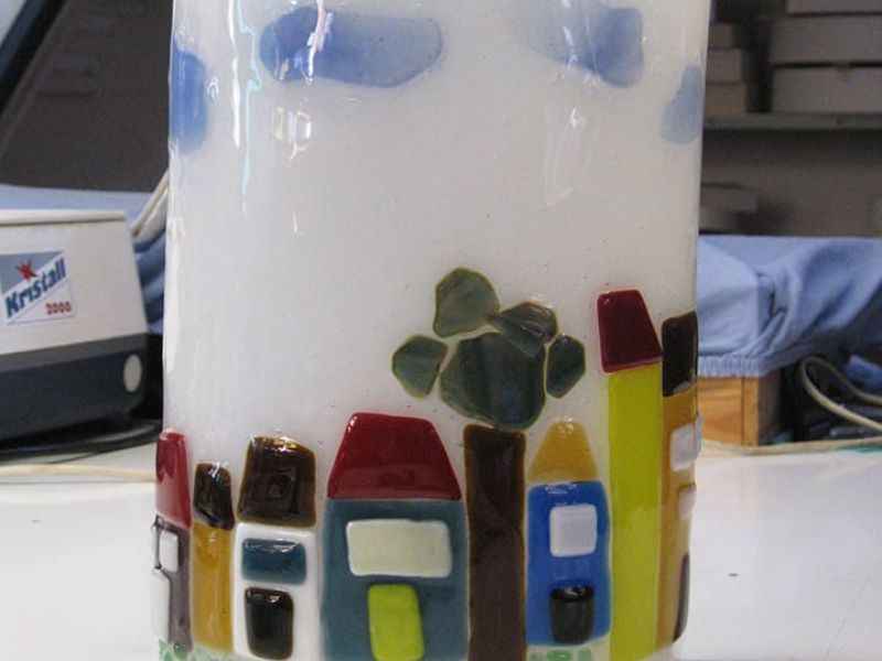 Teelicht mit Dorf Silhouette vom Glasfusing-Kurs