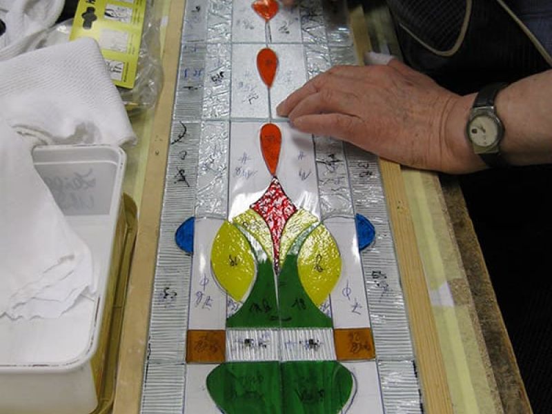 Tiffany-Bleiglasfenster selber machen im Tiffanykurs bei der Kunstglaserei in Pressbaum