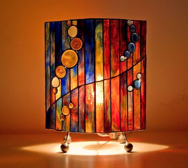 Bunte Tiffanylampe designt von Claudia Kroker Pressbaum